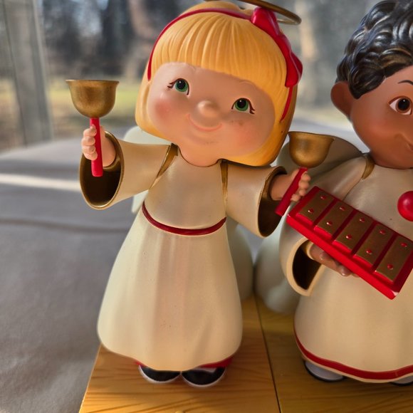 Hallmark 2012 Wireless Children's Angel Choir Pageant Animated Musical - Picture 5 of 13